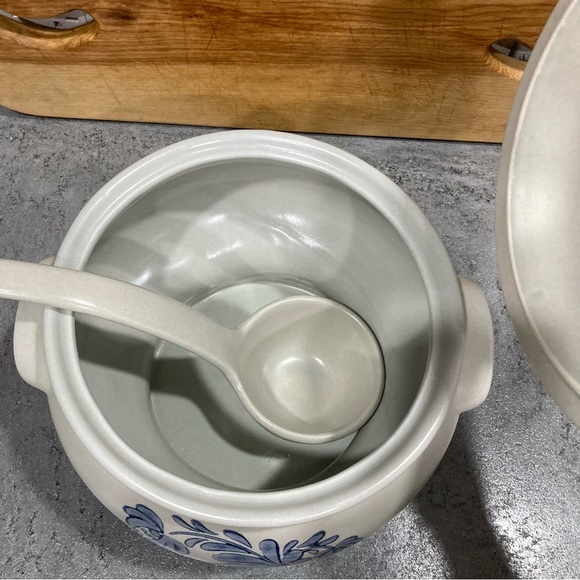 Pfaltzgraff Yorktowne vintage soup tureen - Picture 4 of 16